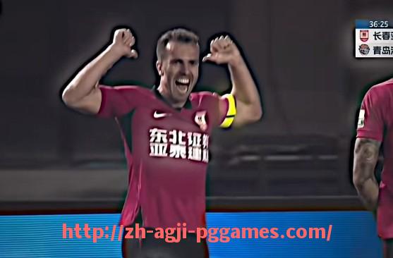 PG模拟器官方网站-英超球员骨折仍踢完全场的职业精神赞誉