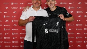 PG模拟器官方网站-英超马尾球员代表及风格介绍